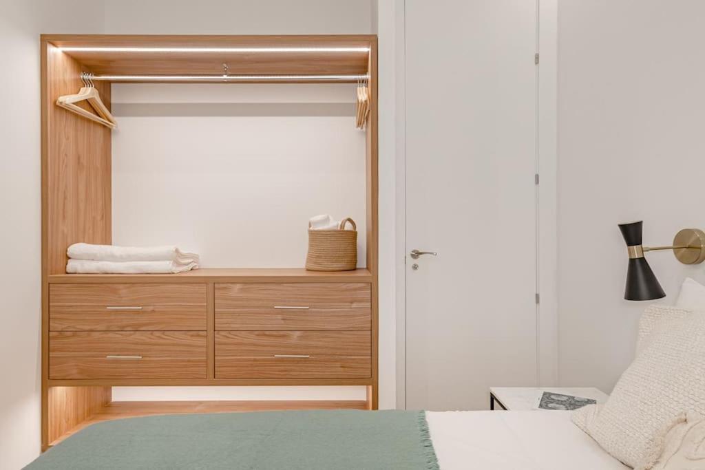 マドリードMalasana XI Calle Manuela Malasana 3Br 3Bhアパートメント エクステリア 写真