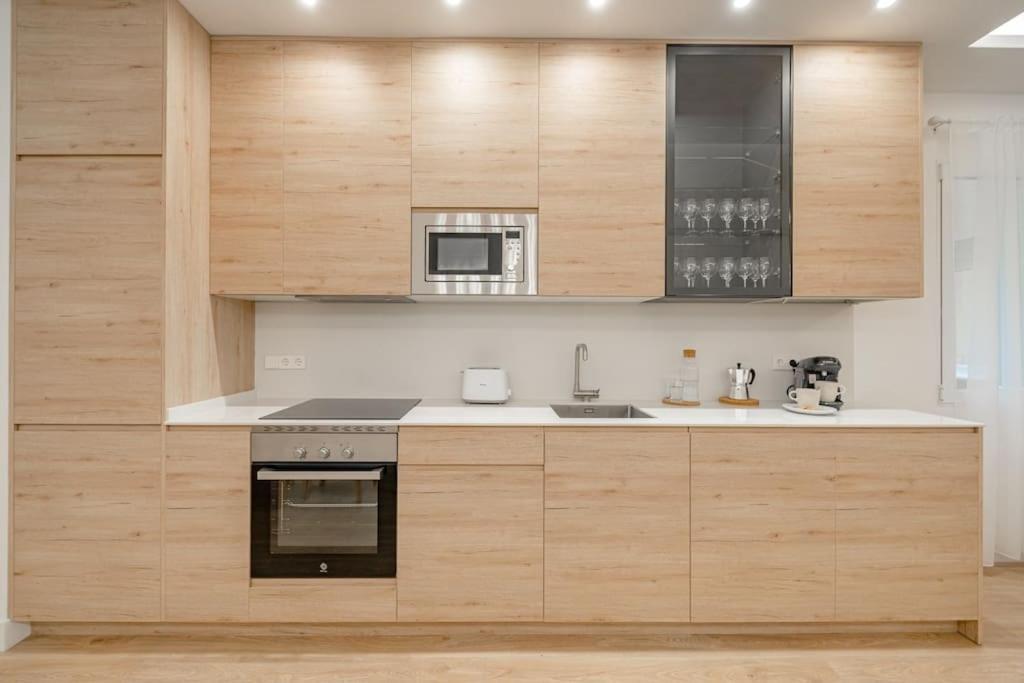 マドリードMalasana XI Calle Manuela Malasana 3Br 3Bhアパートメント エクステリア 写真