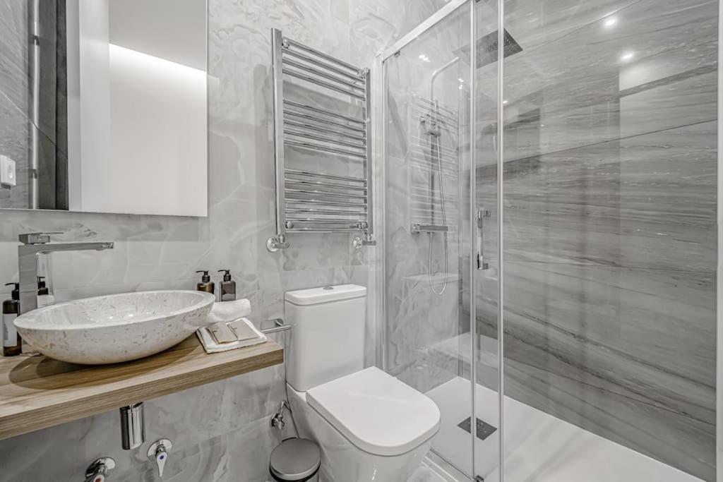 マドリードMalasana XI Calle Manuela Malasana 3Br 3Bhアパートメント エクステリア 写真