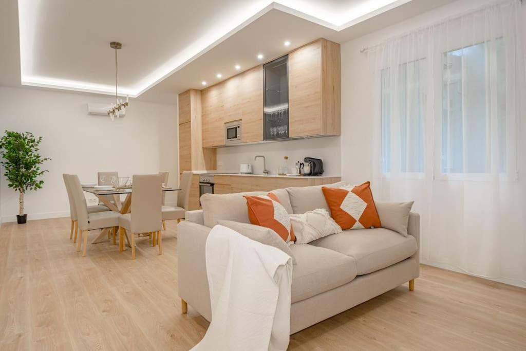マドリードMalasana XI Calle Manuela Malasana 3Br 3Bhアパートメント エクステリア 写真