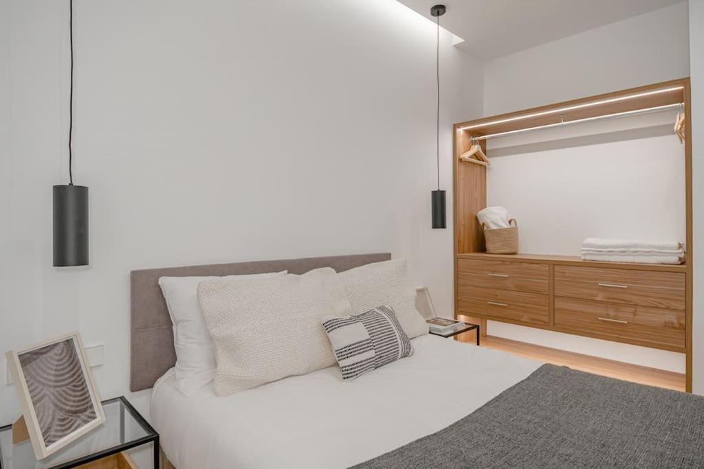 マドリードMalasana XI Calle Manuela Malasana 3Br 3Bhアパートメント エクステリア 写真